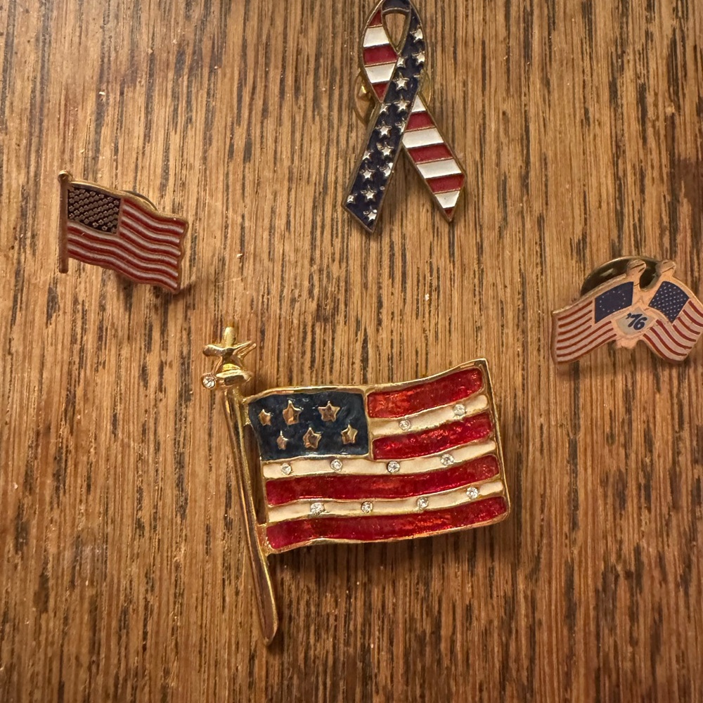 Patriotic American Flag Pins Set